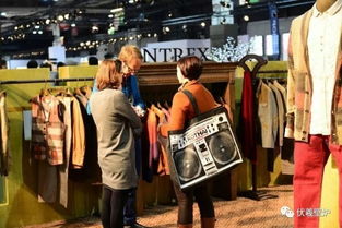 高端品牌服裝鞋帽門店伏羲壁爐如何設(shè)計(jì)裝修